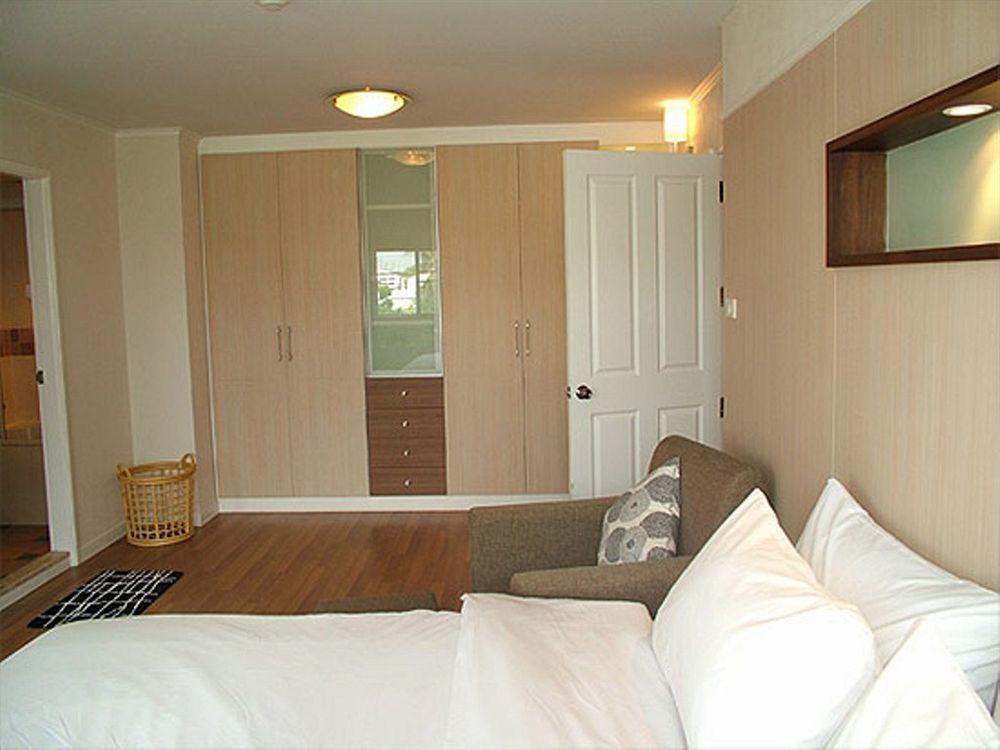 Area Sathorn Apartment
